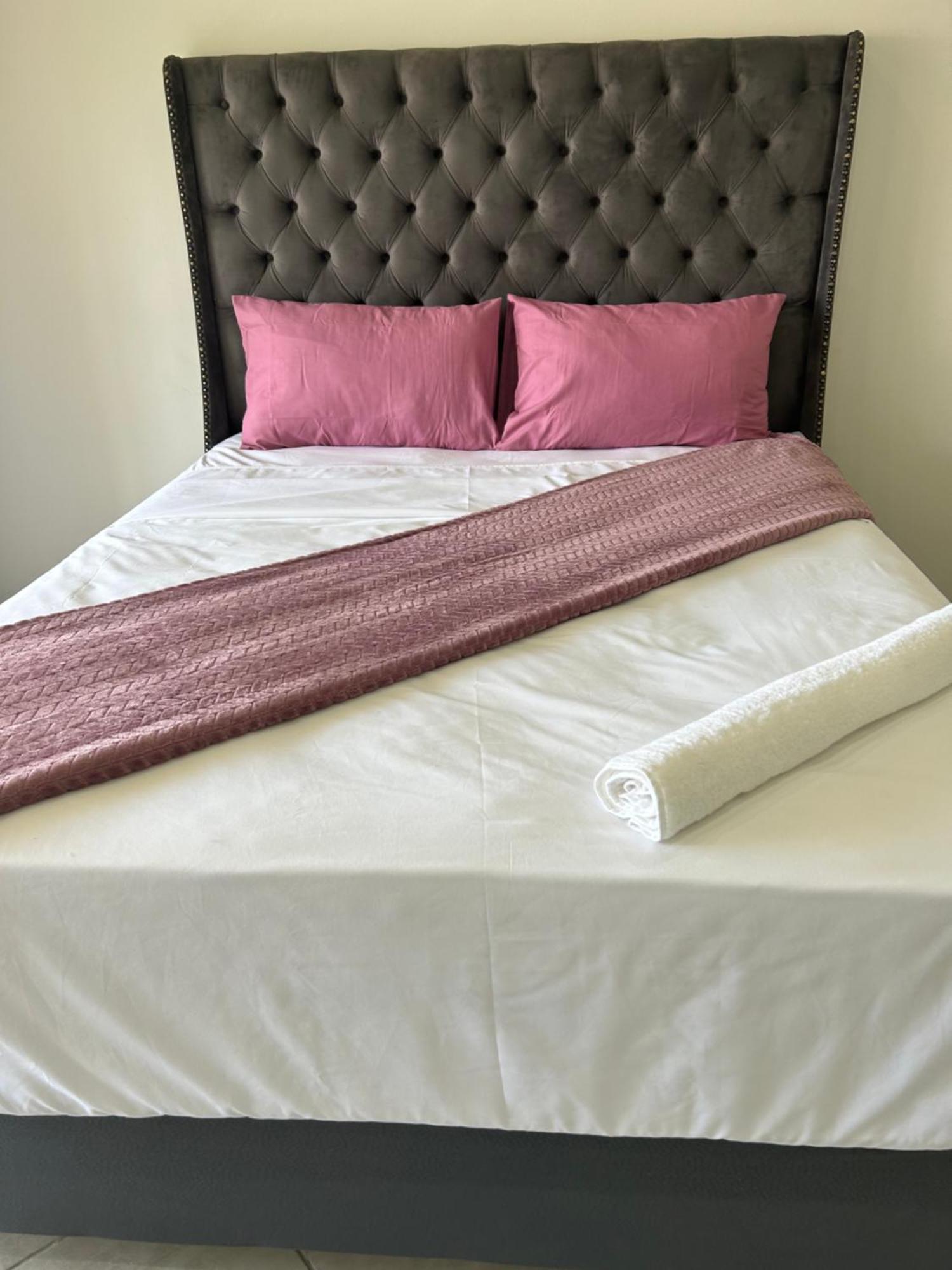 Chocolate City Guest House Източен Лондон Екстериор снимка